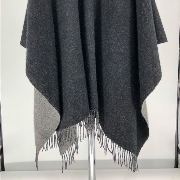 Amicale Grey 100% Lambswool Poncho Cardigan with Fringe Gray - Picture 6 of 10